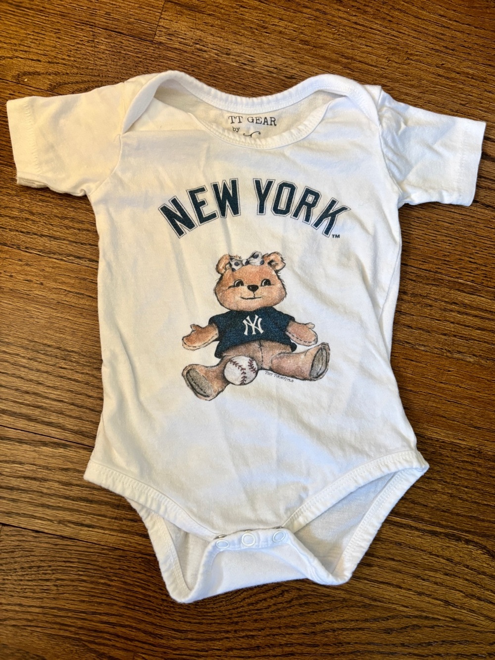 New York Yankees White Bow Teddy Bear Bodysuit 6 Months
